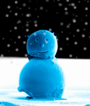 world-s-smallest-snowmanJ-U-232698-.png