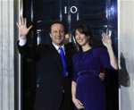 cameron%20ve%20kar%C4%B1s%C4%B1%2010%20downing.hmedium.jpg